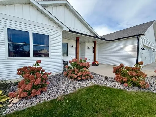 1122 3rd ST, Wanamingo, MN 55983