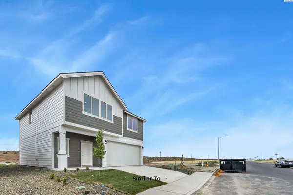 10586 W Clearwater Dr, Kennewick, WA 99336