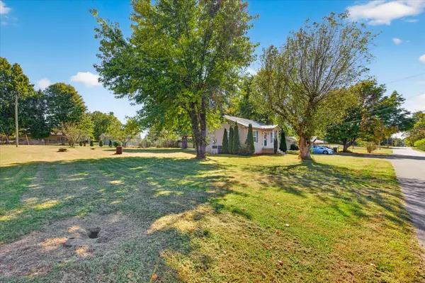 523 E Park St, Guthrie, KY 42234