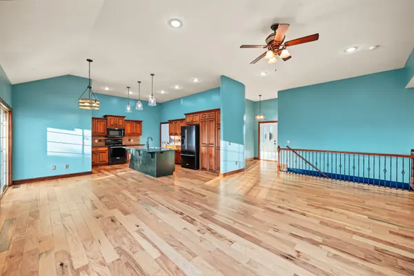 2208 Brookefield Dr, Salina, KS 67401