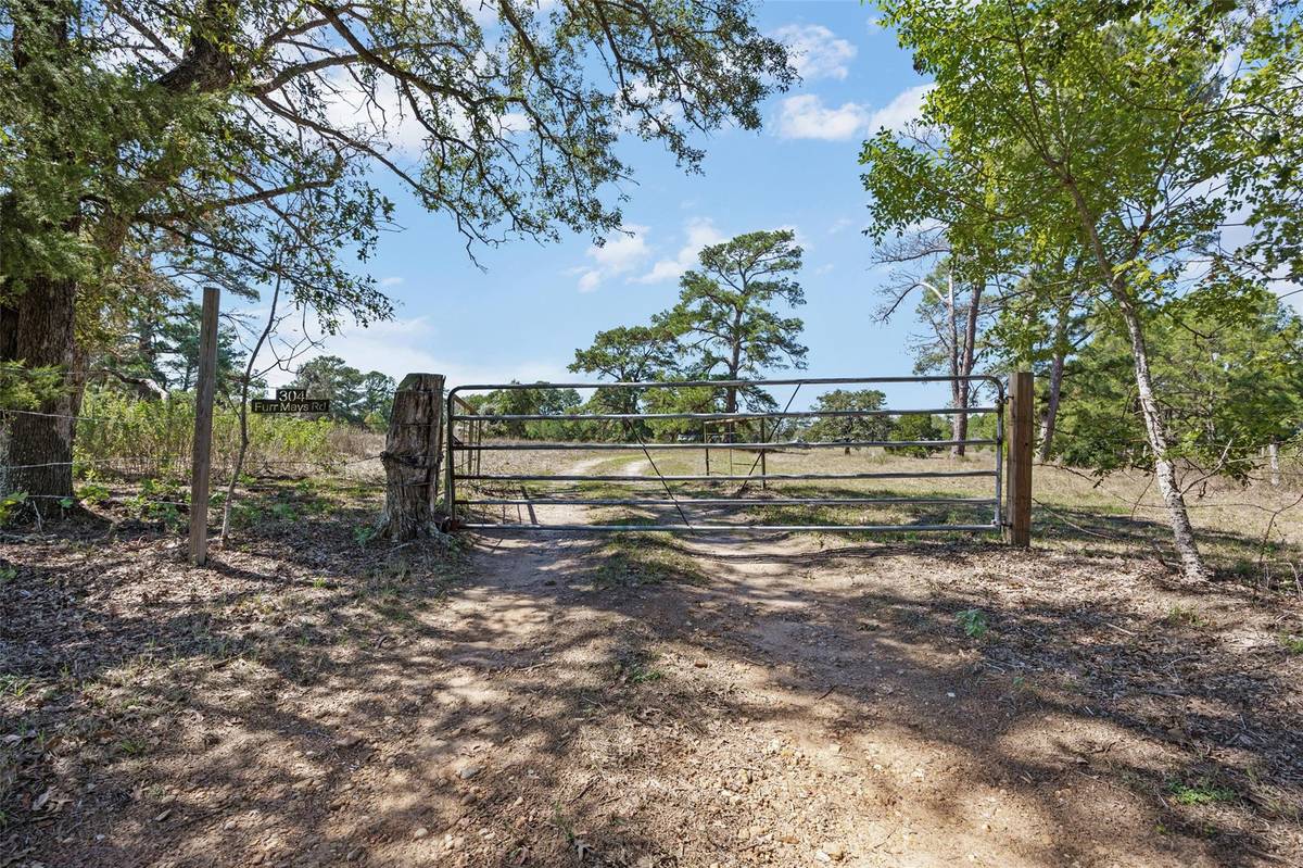 304 Furr Mays RD, Smithville, TX 78957