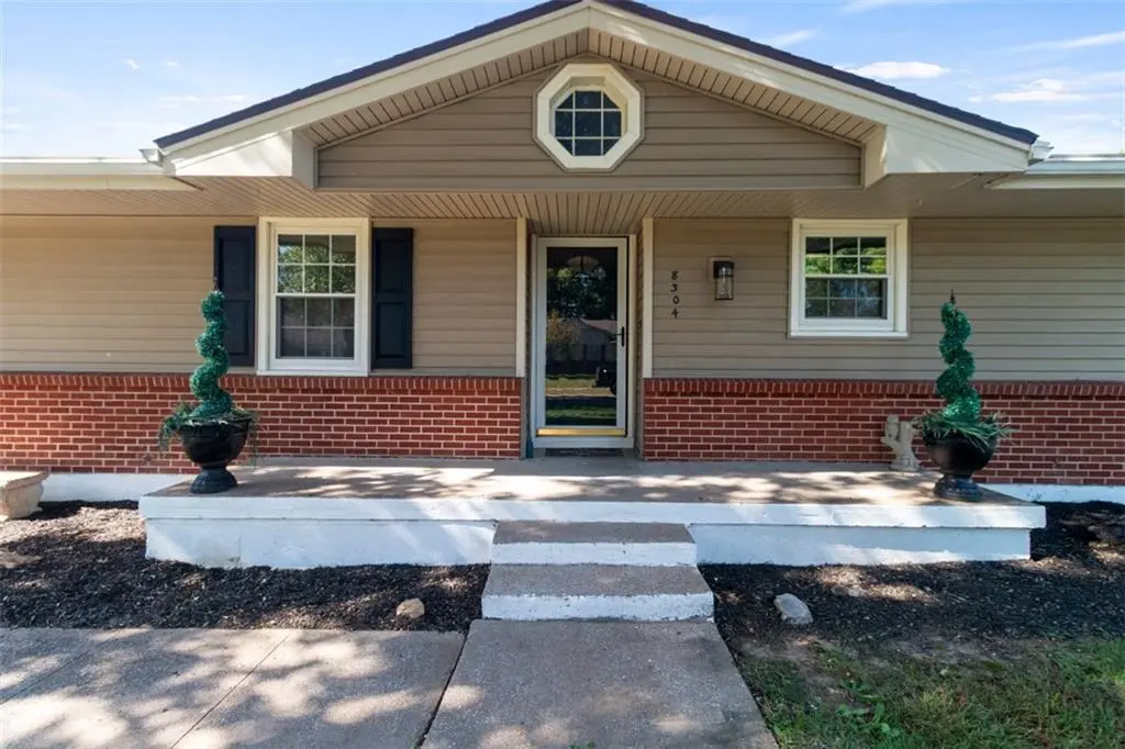 8304 Willow WAY, Raytown, MO 64138