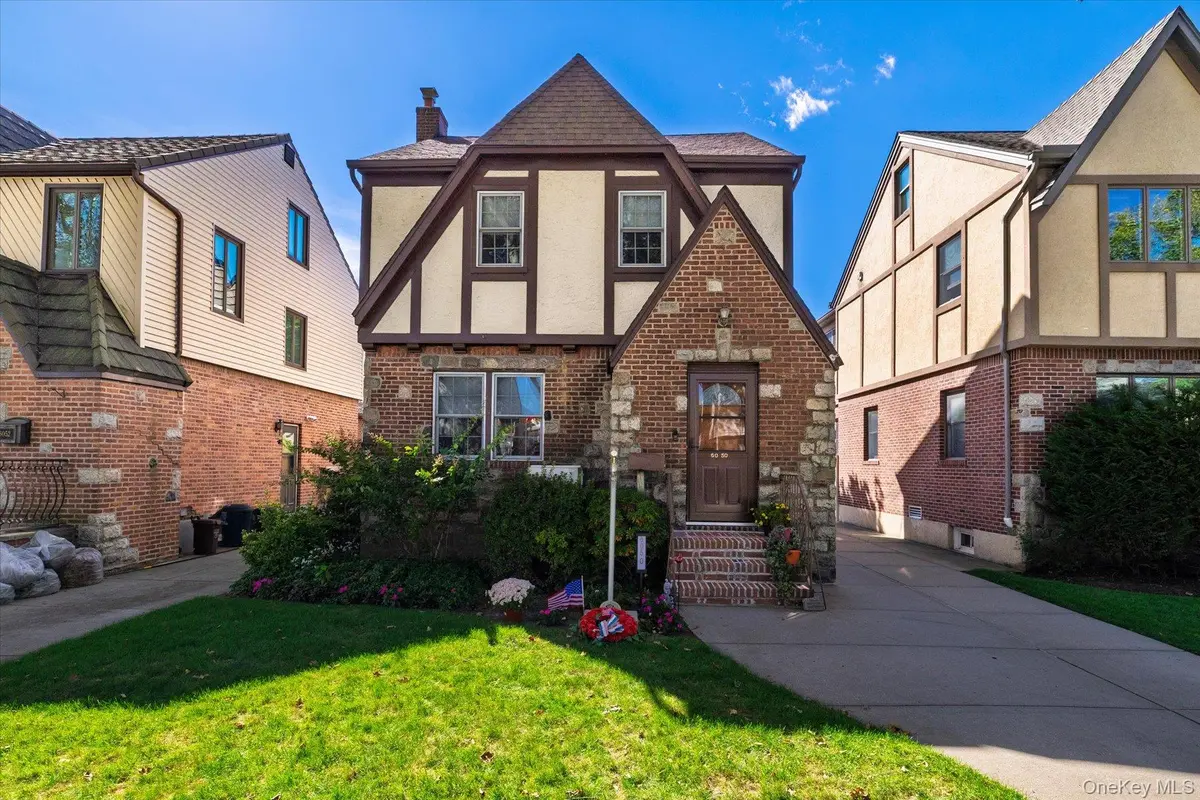 60-50 69th LN, Maspeth, NY 11378