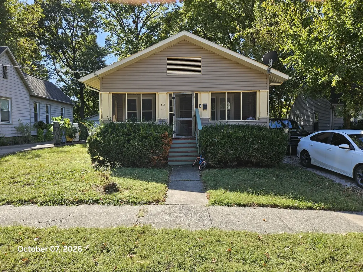 613 W Elm ST, Carbondale, IL 62901