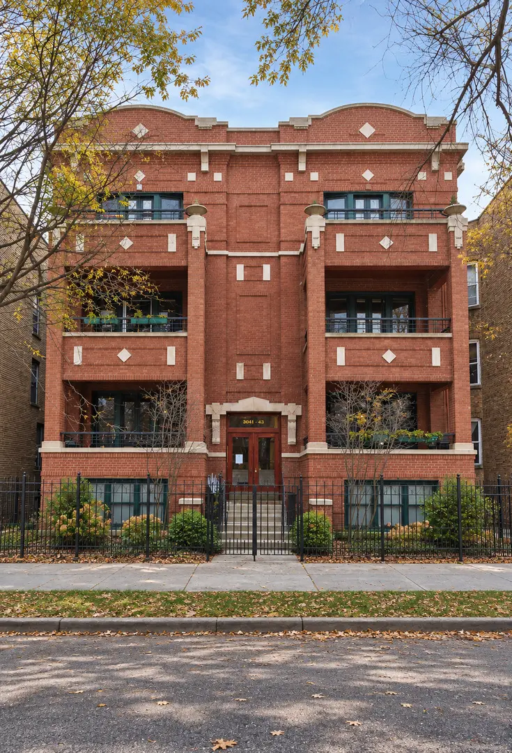 3043 W LOGAN BLVD #1W, Chicago, IL 60647