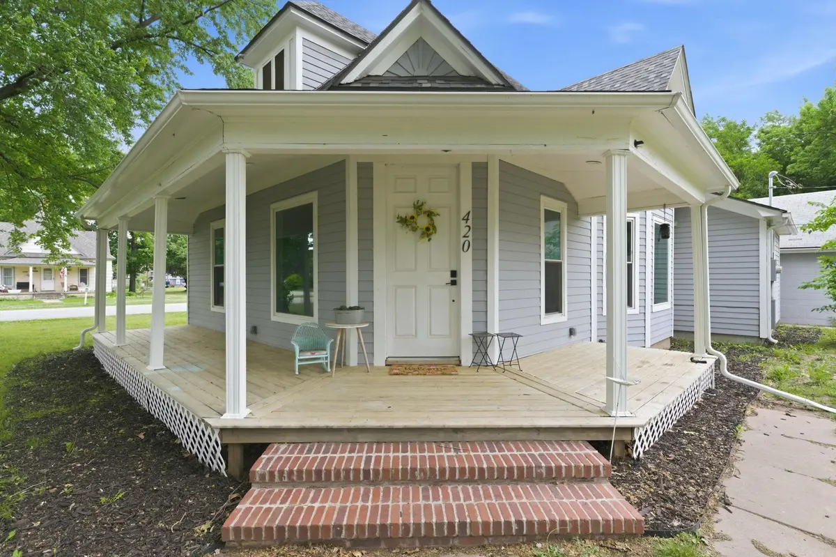420 W 5th, Belle Plaine, KS 67013