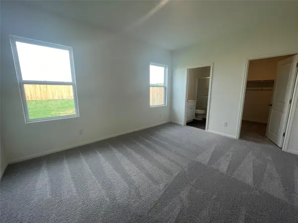 501 Redfish LN, Hutto, TX 78634