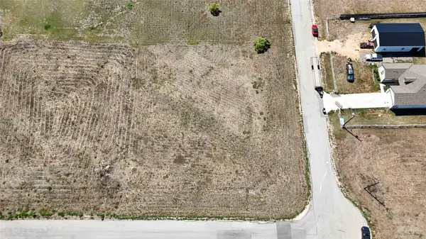 190 Deserado LOOP, Del Valle, TX 78617