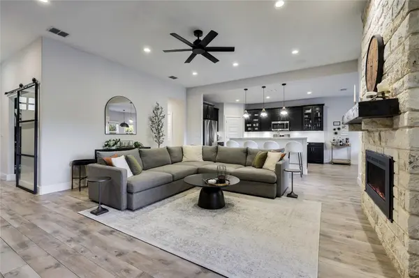 2111 American DR, Lago Vista, TX 78645