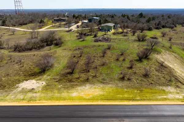 211 Sage Hills DR, Lockhart, TX 78644