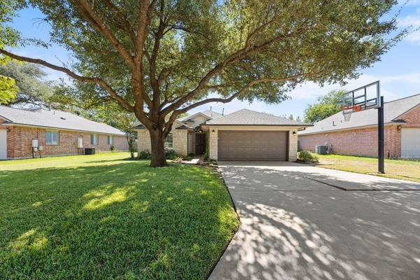 802 Mountain Ridge DR, Leander, TX 78641