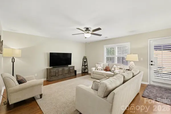 3817 Broadwater CT, Gastonia, NC 28056