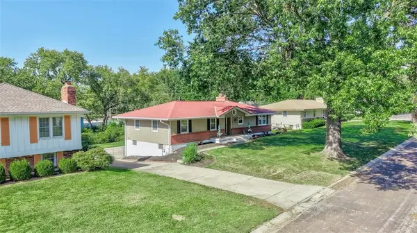 8304 Willow WAY, Raytown, MO 64138