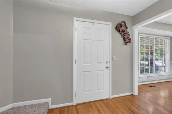 10228 Caenen DR, Lenexa, KS 66215