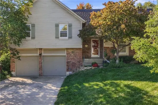 11624 Cody ST, Overland Park, KS 66210