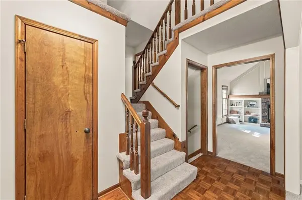 11624 Cody ST, Overland Park, KS 66210