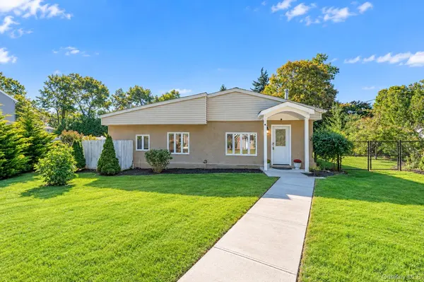 590 Canal RD, Mount Sinai, NY 11766