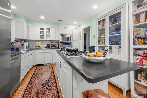 1121 North ST, White Plains, NY 10605
