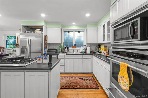 1121 North ST, White Plains, NY 10605