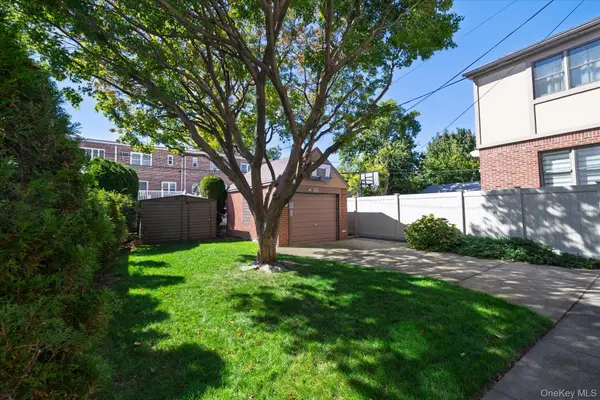 60-50 69th LN, Maspeth, NY 11378
