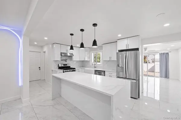 35 E Euclid ST, Valley Stream, NY 11580