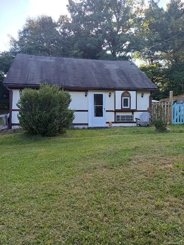 3 Lakeview DR, Wurtsboro, NY 12790