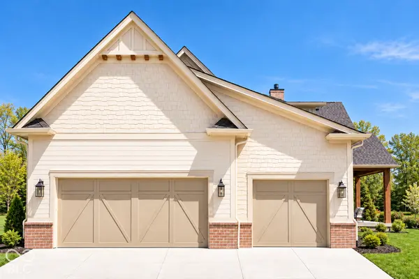 5838 Marvie DR, Zionsville, IN 46077