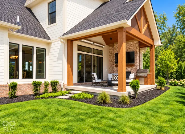 5838 Marvie DR, Zionsville, IN 46077