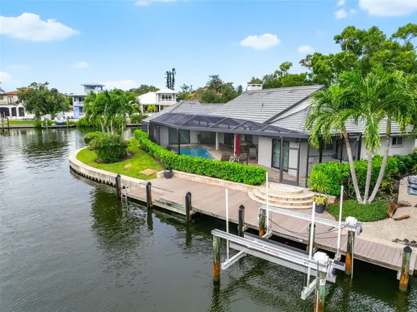 500 VENICE LN, Sarasota, FL 34242