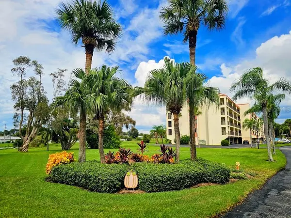 9490 HARBOR GREENS WAY #503, Seminole, FL 33776