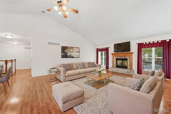 26 Briarwick TRL, St Peters, MO 63376