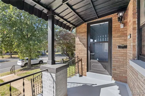 5225 Chippewa ST, St Louis, MO 63109