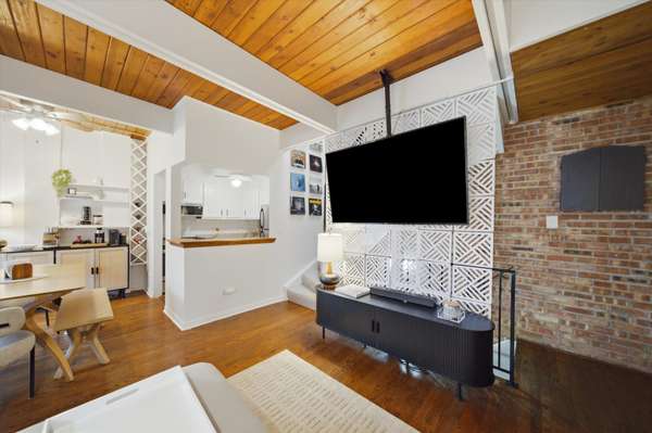 1853 N Cleveland AVE #H, Chicago, IL 60614