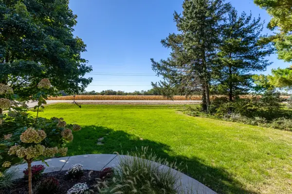 18815 Wells Ferry RD, Bettendorf, IA 52722