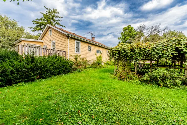 4708 Roslyn RD, Downers Grove, IL 60515