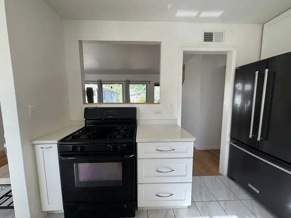 1207 N Race AVE, Arlington Heights, IL 60004