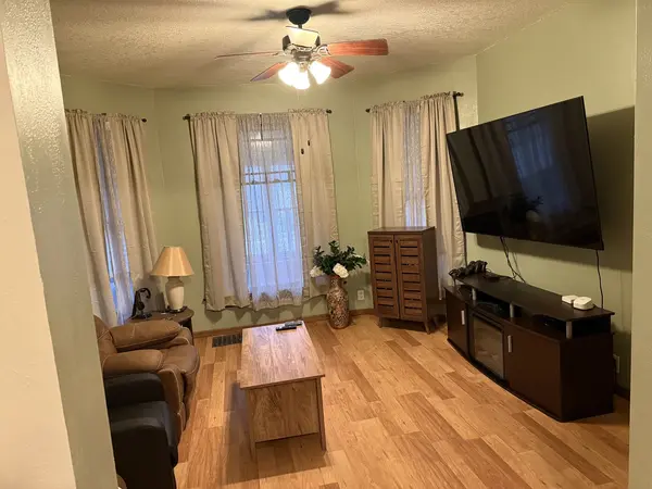 606 W 3rd ST, Dixon, IL 61021