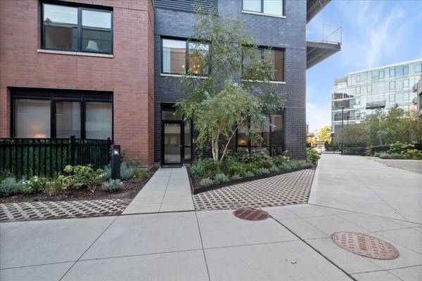 1648 W Division ST #101, Chicago, IL 60622