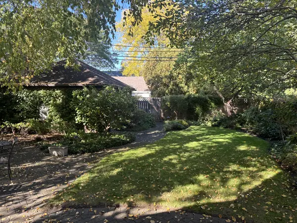 3125 Park PL, Evanston, IL 60201
