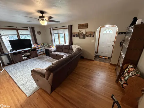 211 2nd ST, Humboldt, IA 50548