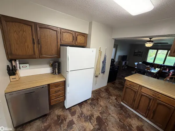 211 2nd ST, Humboldt, IA 50548