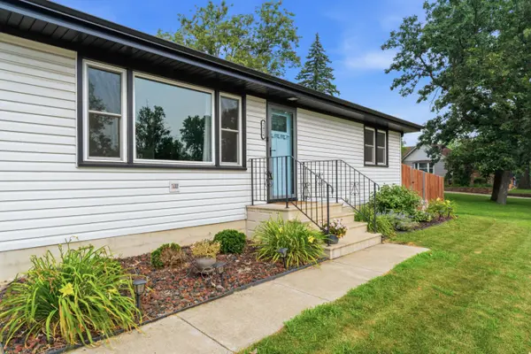 2426 Andrew DR, Dyer, IN 46311
