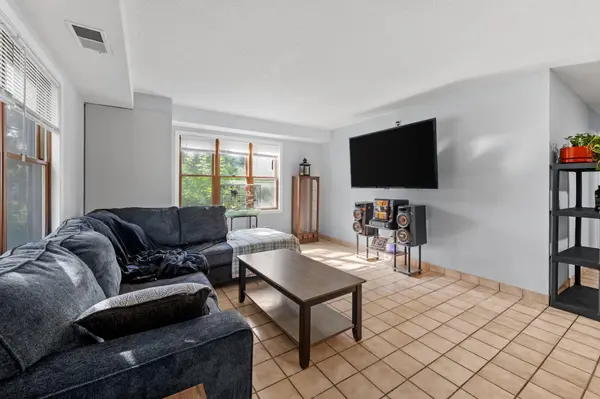 1053 Cromwell AVE, Saint Paul, MN 55114