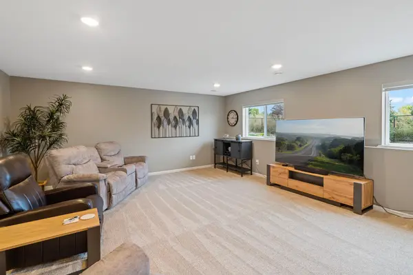 15135 Emory CIR, Apple Valley, MN 55124