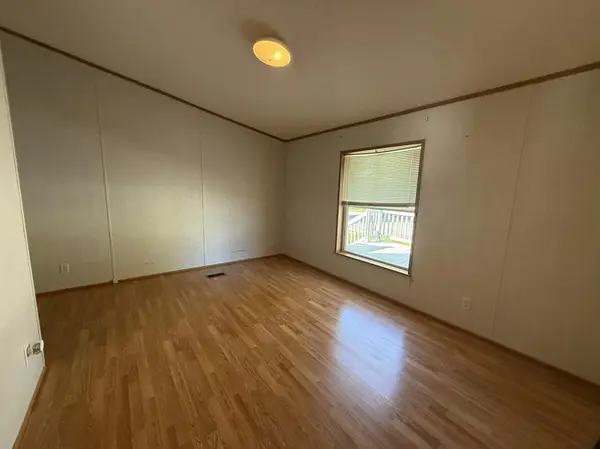 210 Margaret AVE, Lakefield, MN 56150
