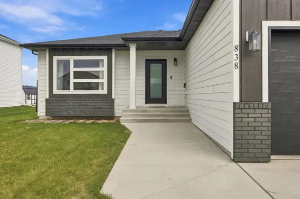 838 2nd AVE, Horace, ND 58047