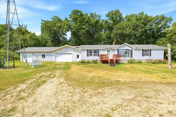 1041 220th AVE, New Richmond, WI 54017