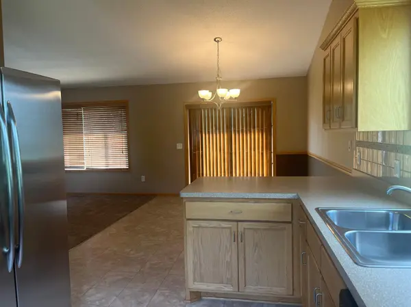 7776 Large AVE NE, Albertville, MN 55301