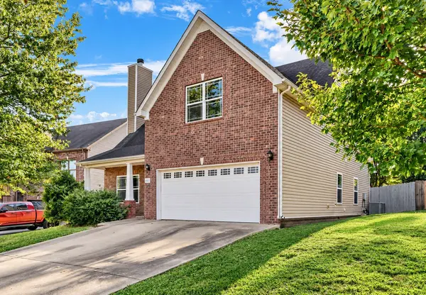 1352 Allmon Dr, Clarksville, TN 37042
