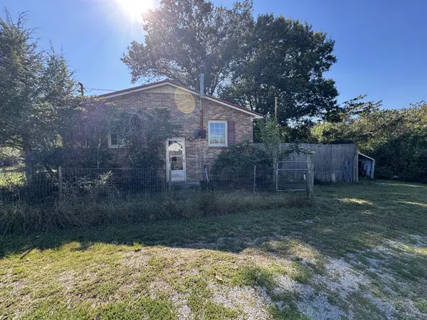 265 Obie Adcock Rd, Smithville, TN 37166